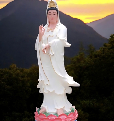Tượng Quan Thế Âm Bồ Tát Cao 1,8M Bằng Composite